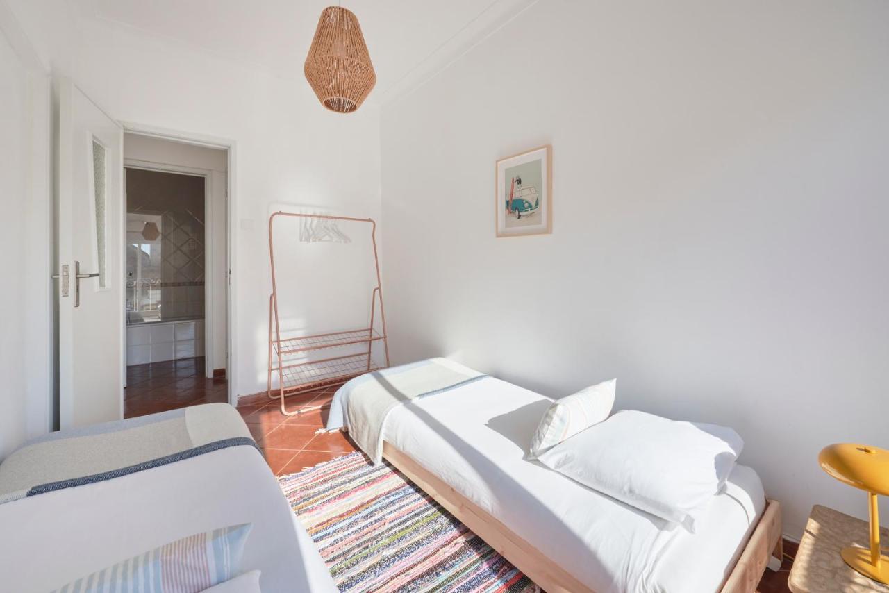 Central & Sunny 2Br Apt Near Beach, By Timecooler Setubal Exterior photo
